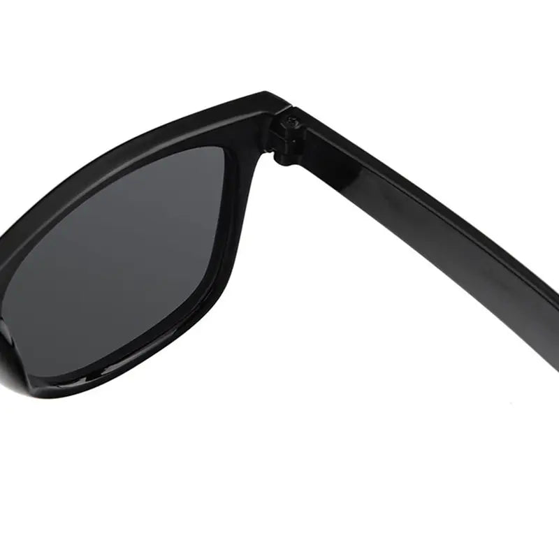 Classic unisex sunglasses