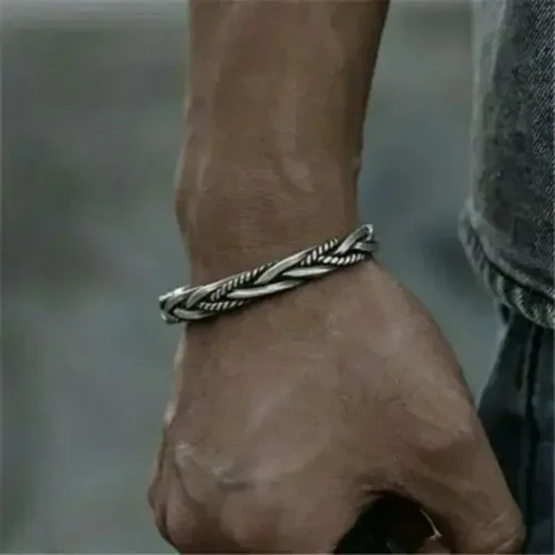 2025 Simple Twisted Bracelet for Men