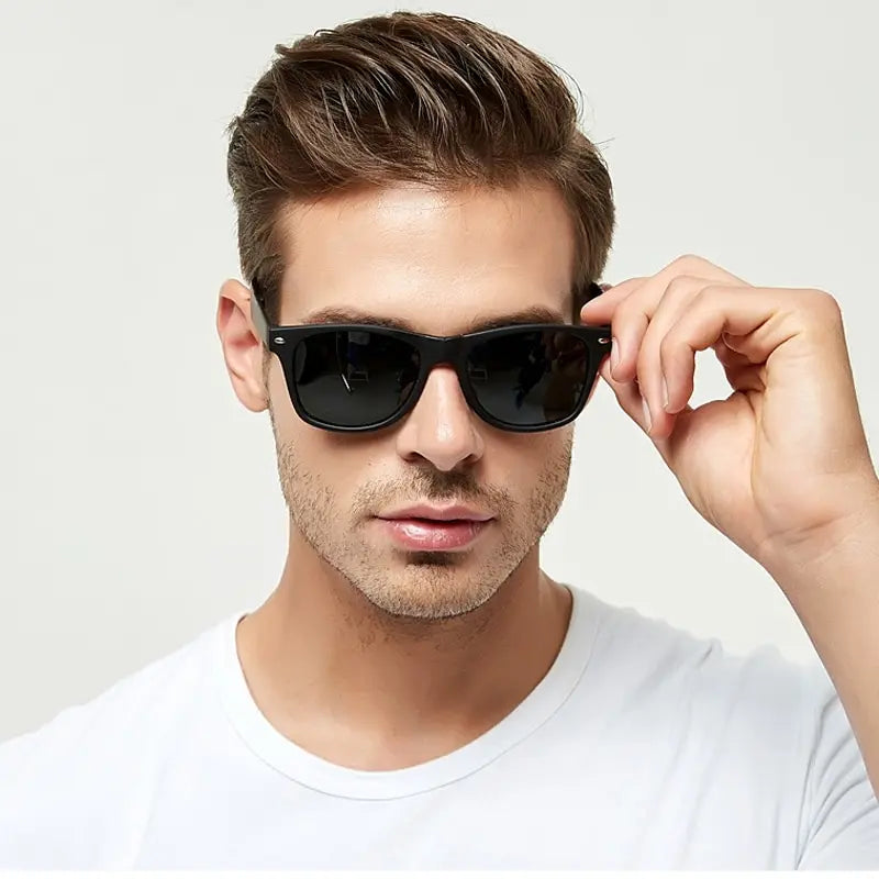 Classic unisex sunglasses