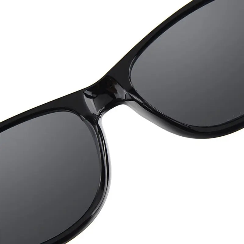 Classic unisex sunglasses